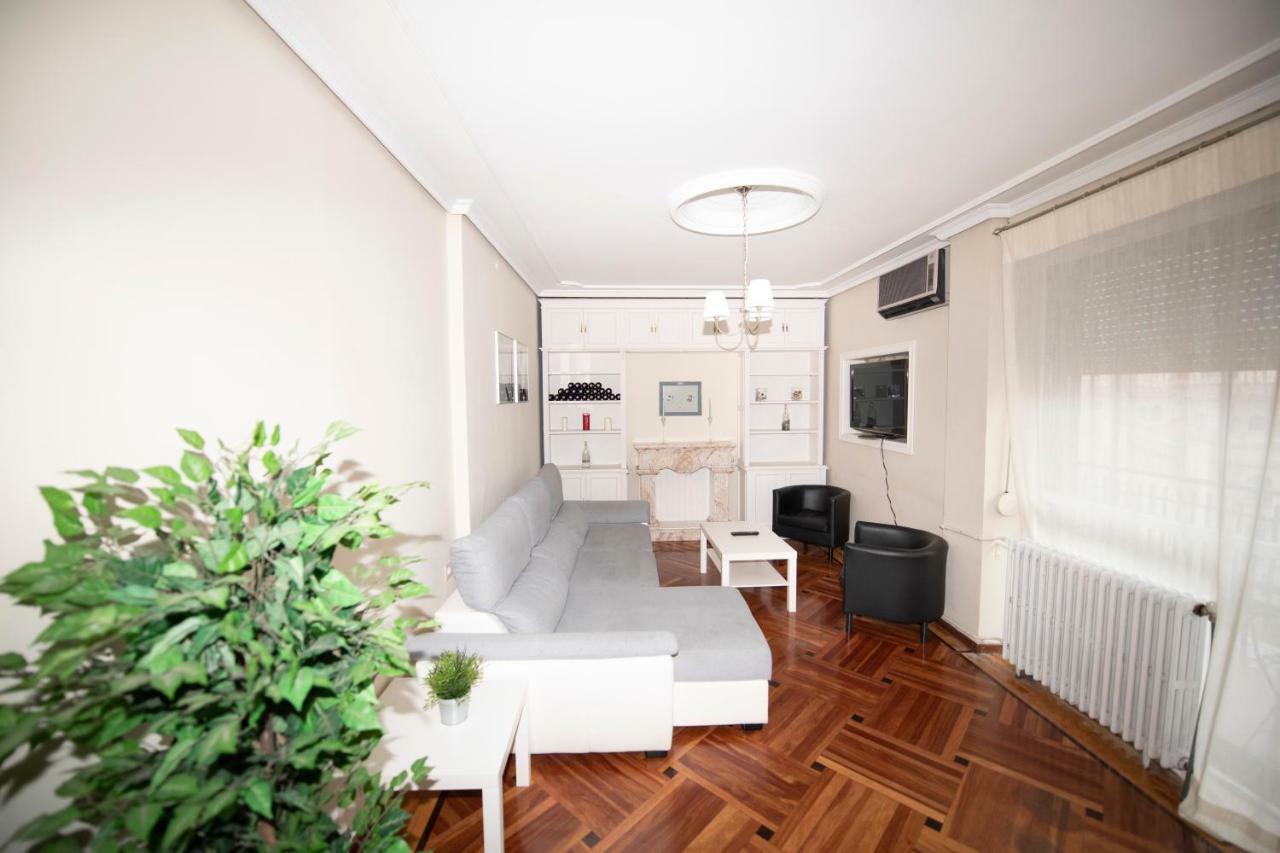 Ferienwohnung Espacios Blanco Santiago - Con Parking. Valladolid Exterior foto